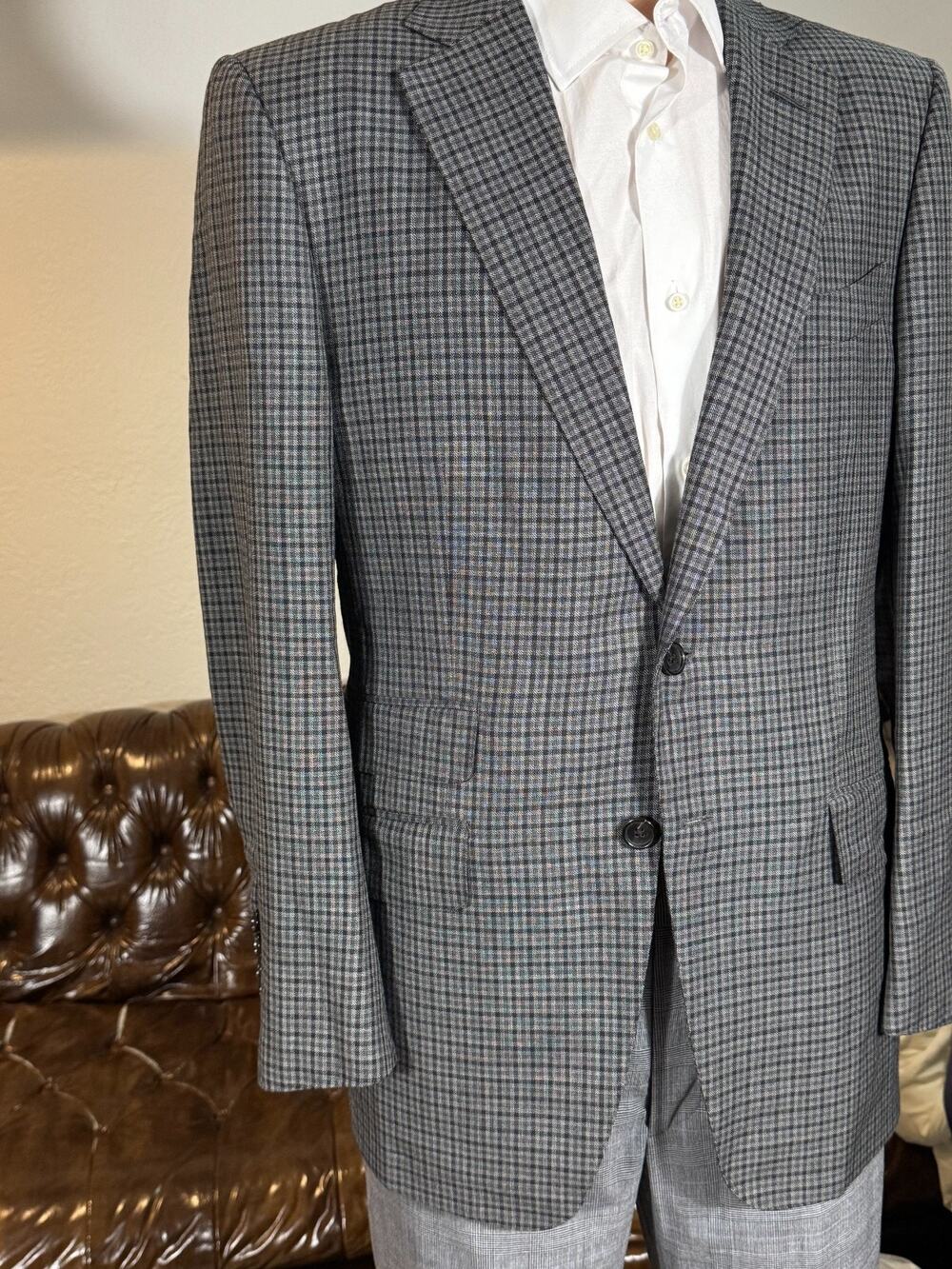 Tom Ford Guncheck Gray Suit Jacket Sportcoat 50R 40R EUC Men's Wool Switzerland